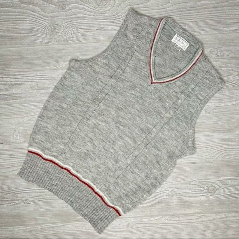 Vintage full fashion knit mister man grey sweater vest prep university style